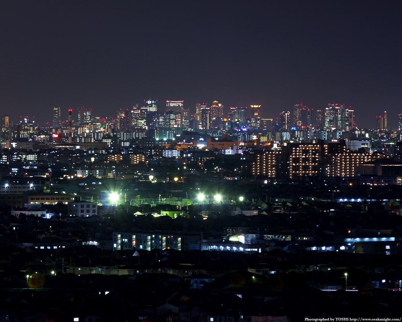 大阪都心の高層ビル群夜景1